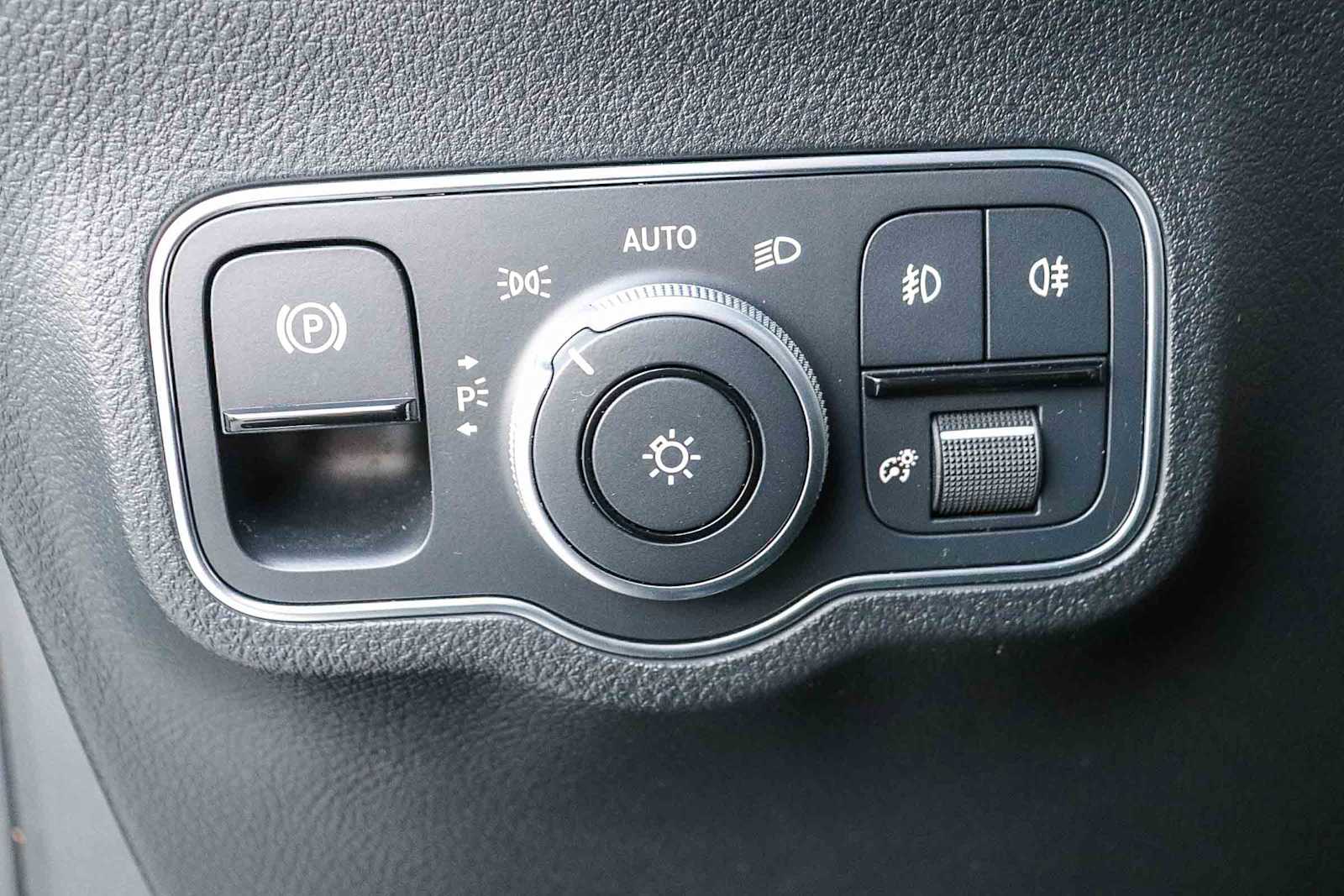 Thumbnail: 2023 Mercedes-Benz GLA - 23