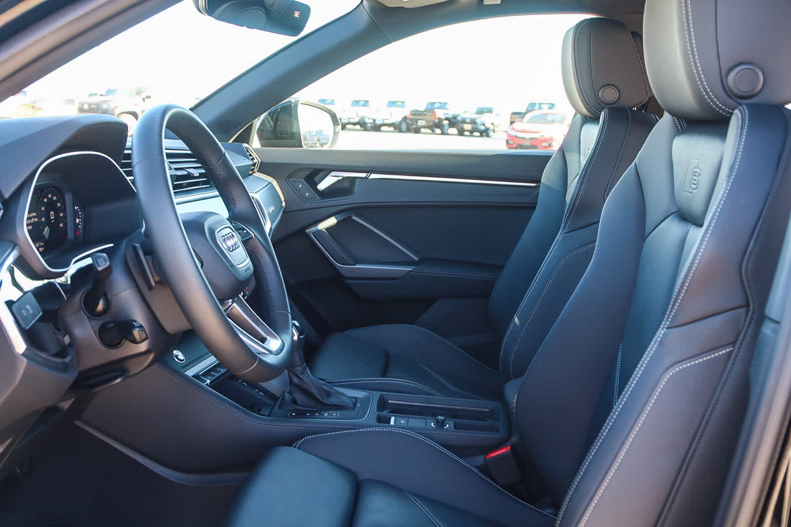 Thumbnail: 2025 Audi Q3 - 17