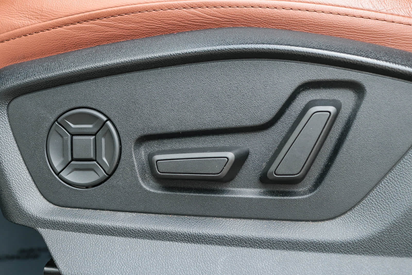 Thumbnail: 2023 Audi Q8 - 50