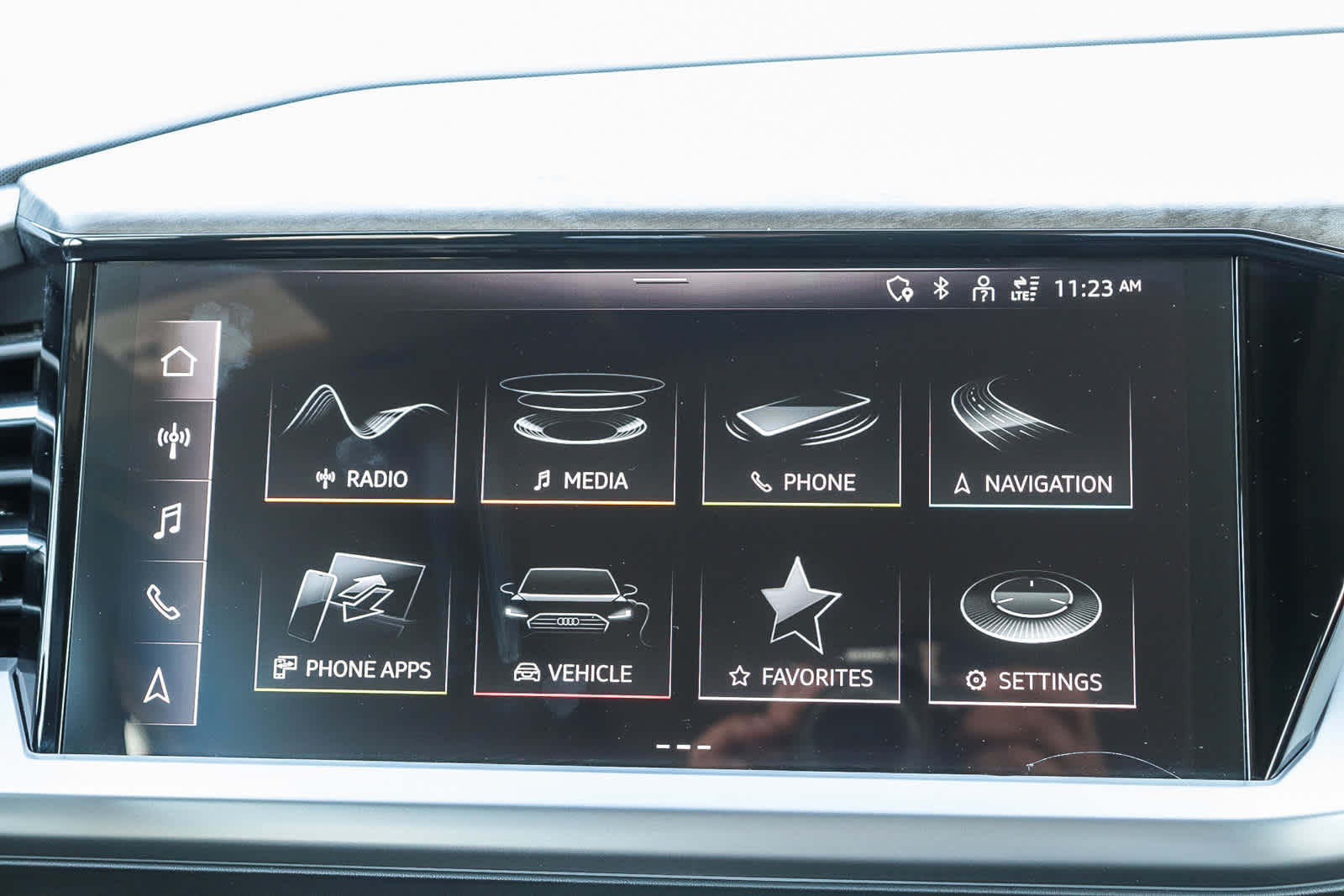 Thumbnail: 2023 Audi Q4 e-tron - 18