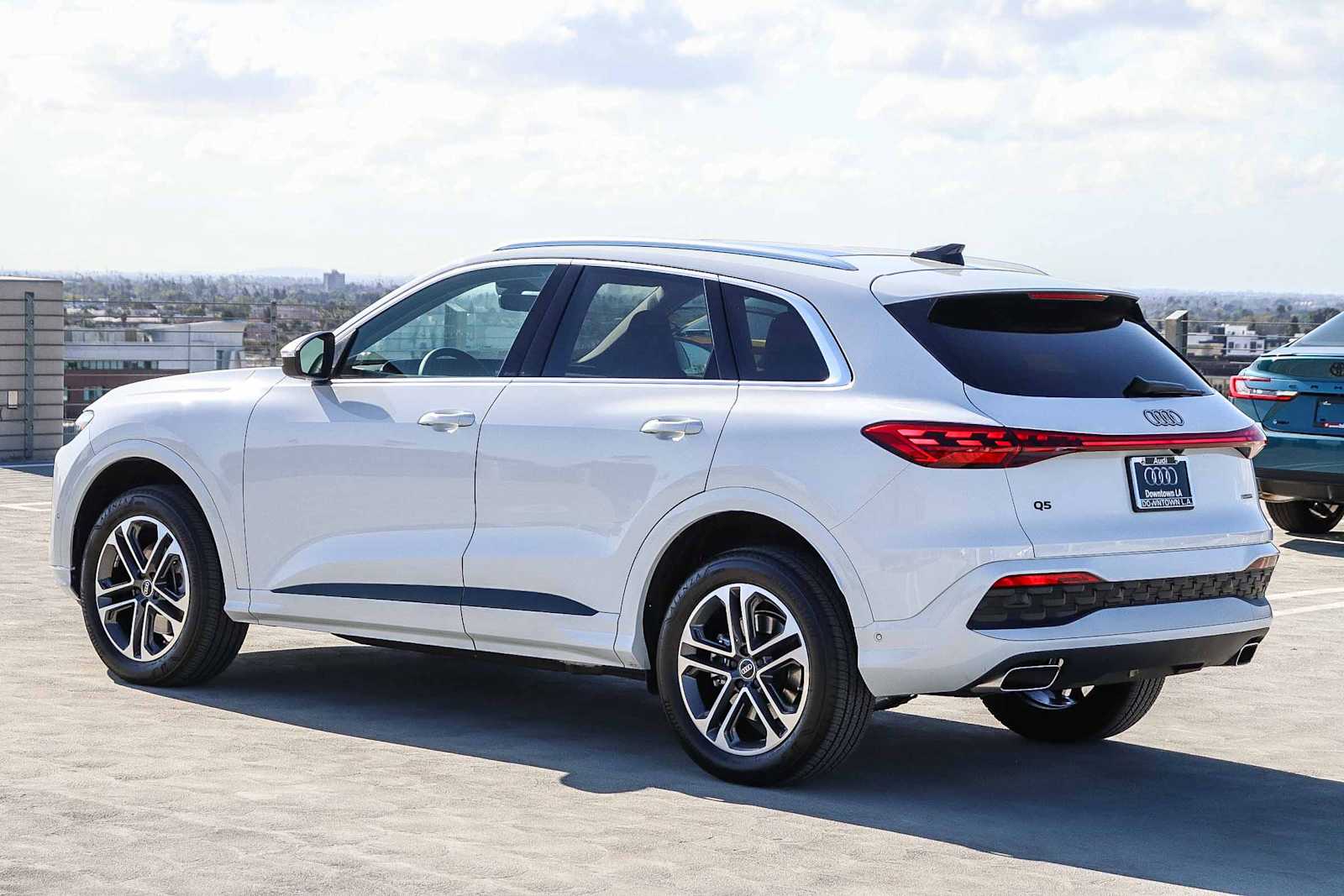 Thumbnail: 2025 Audi Q5 - 6