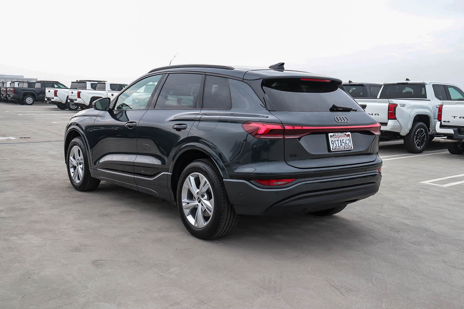 Thumbnail: 2025 Audi Q6 e-tron - 9