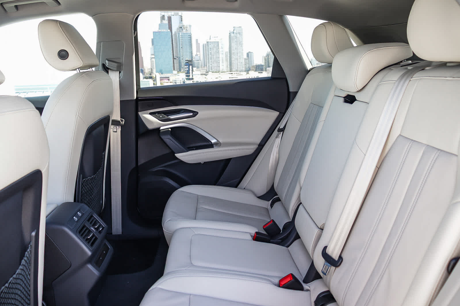 Thumbnail: 2025 Audi Q5 - 25