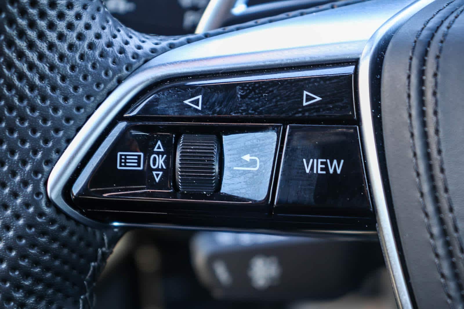 Thumbnail: 2025 Audi RS 6 - 21