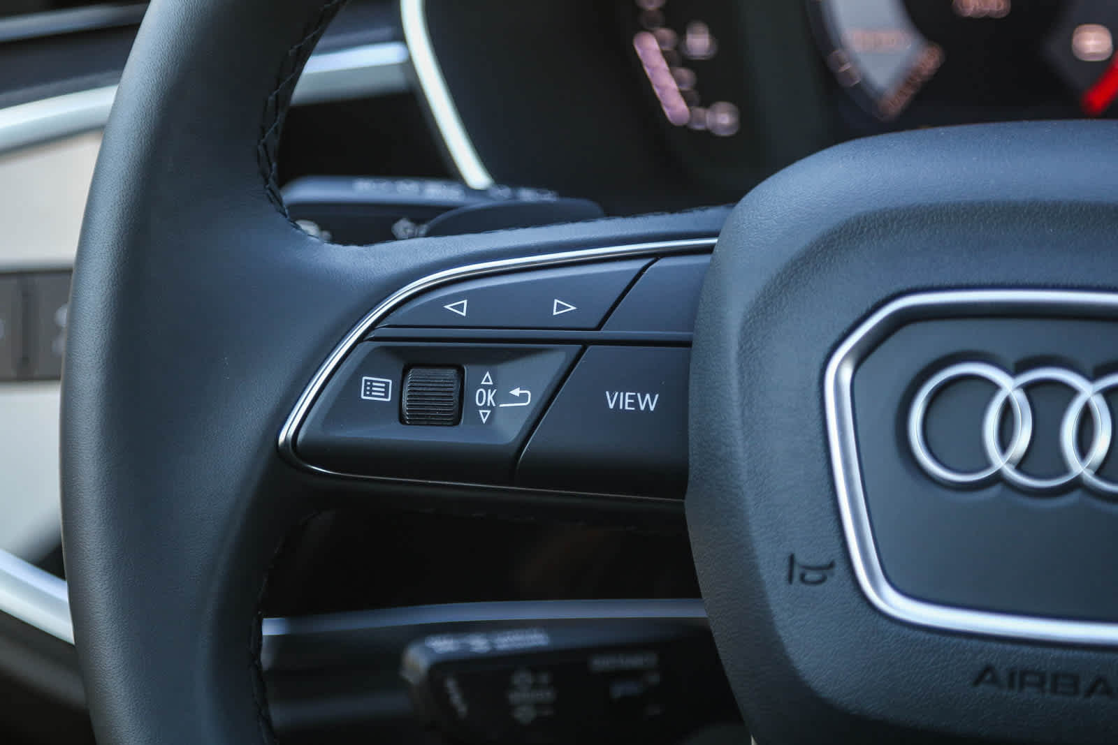 Thumbnail: 2025 Audi Q3 - 23