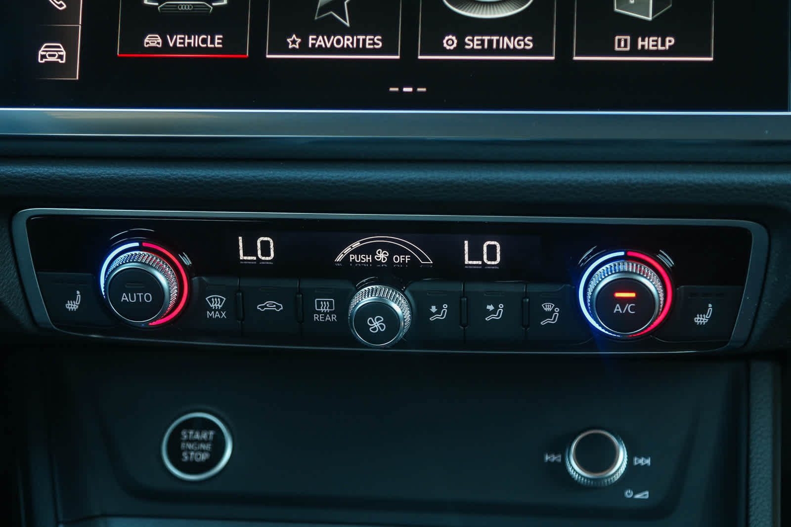 Thumbnail: 2025 Audi Q3 - 19