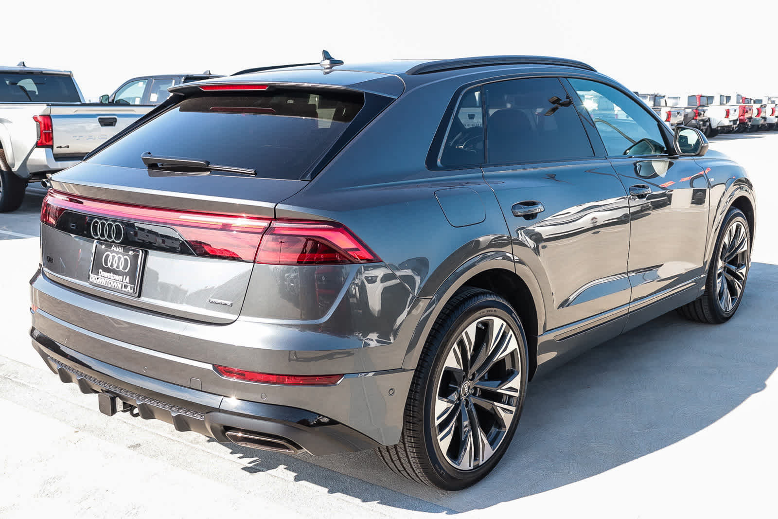 Thumbnail: 2026 Audi Q8 - 7