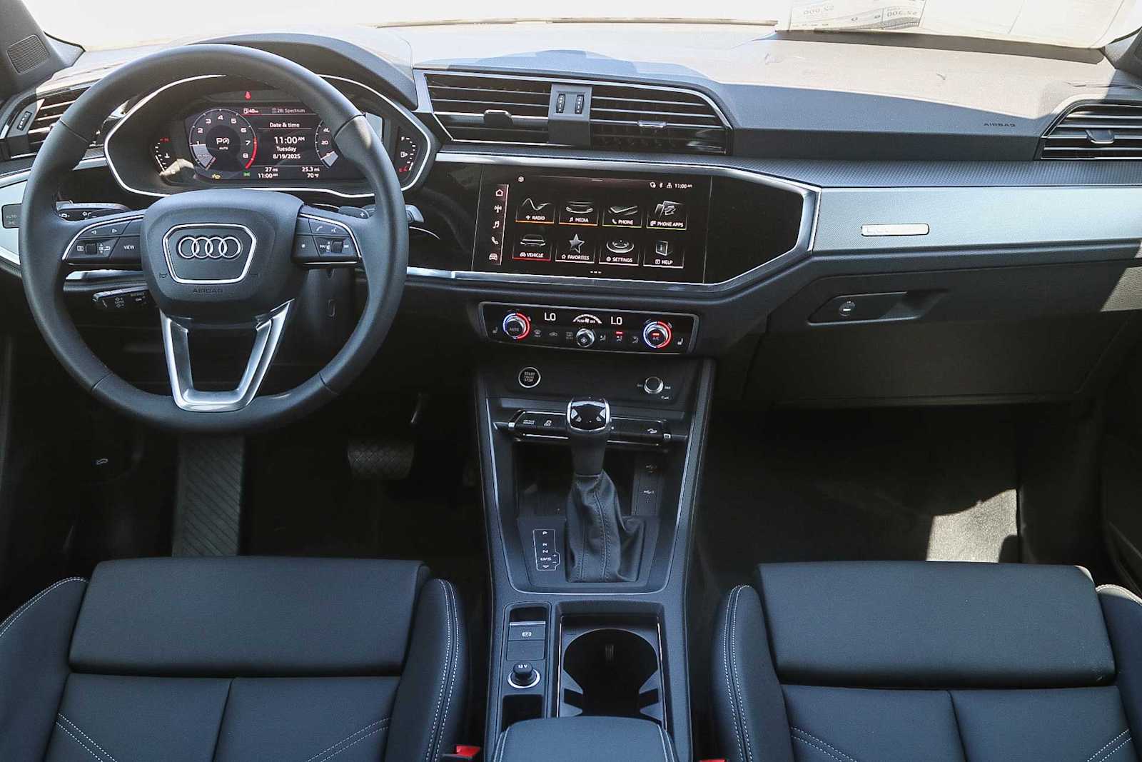 Thumbnail: 2025 Audi Q3 - 12