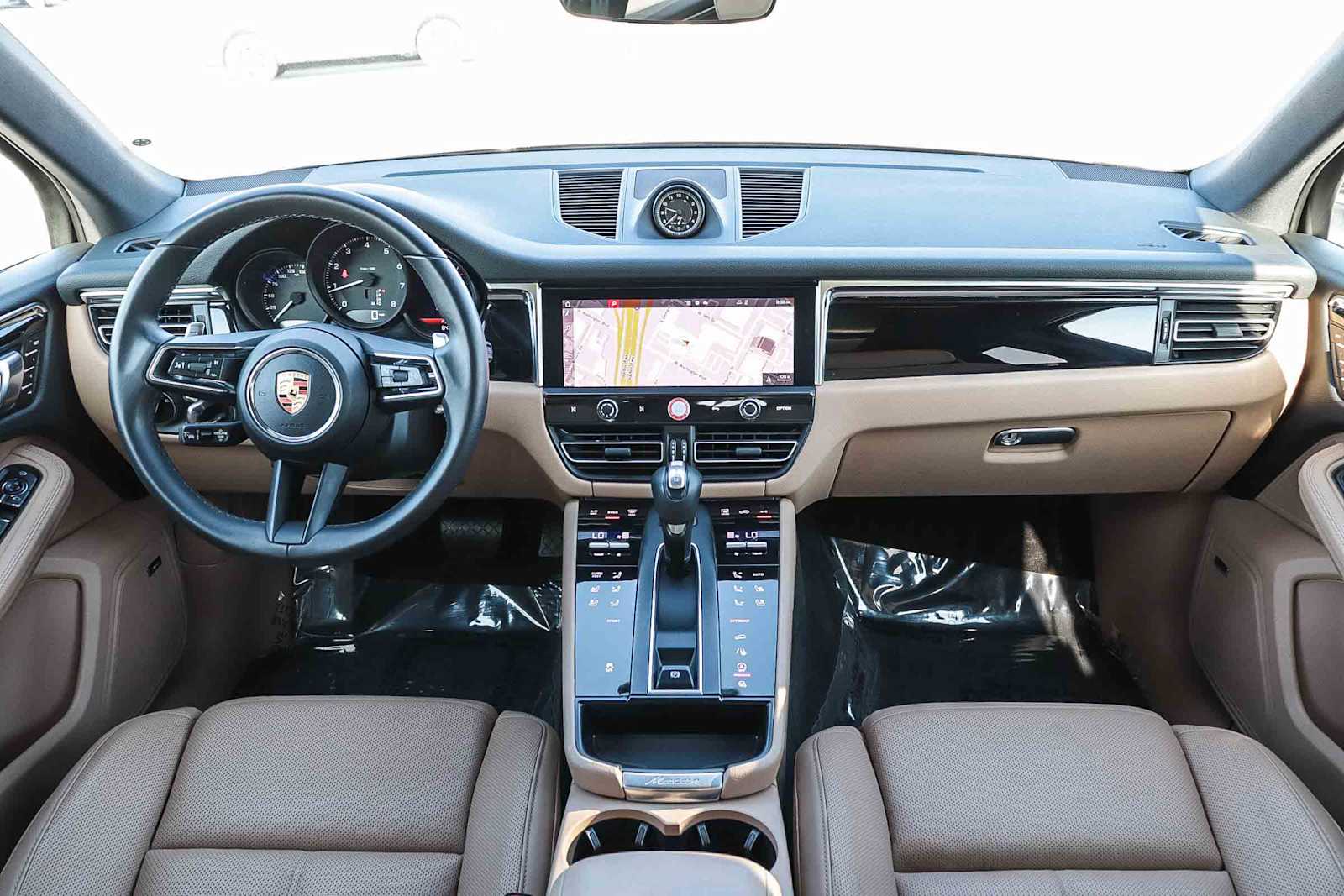 Thumbnail: 2024 Porsche Macan - 16