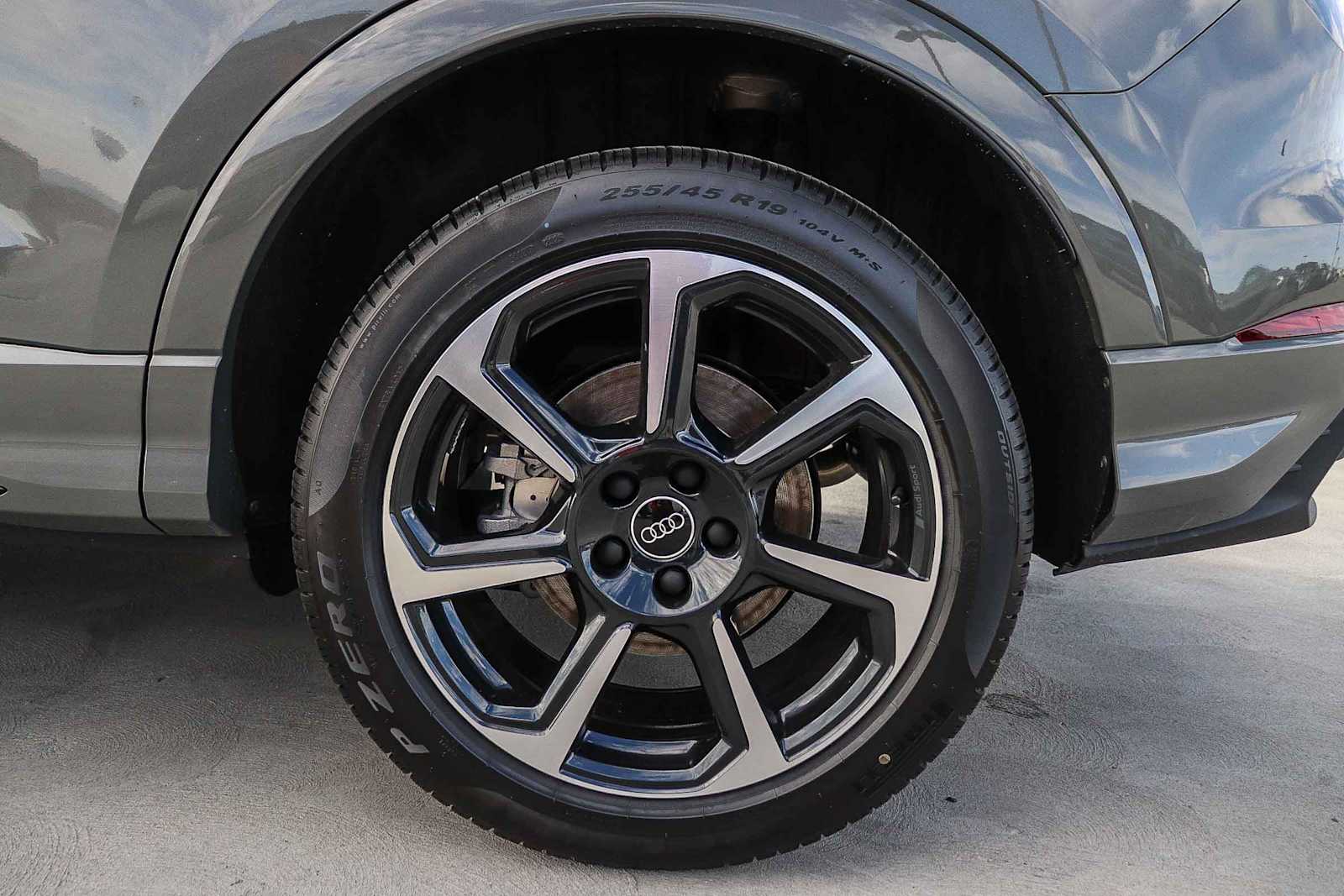 Thumbnail: 2025 Audi Q3 - 12