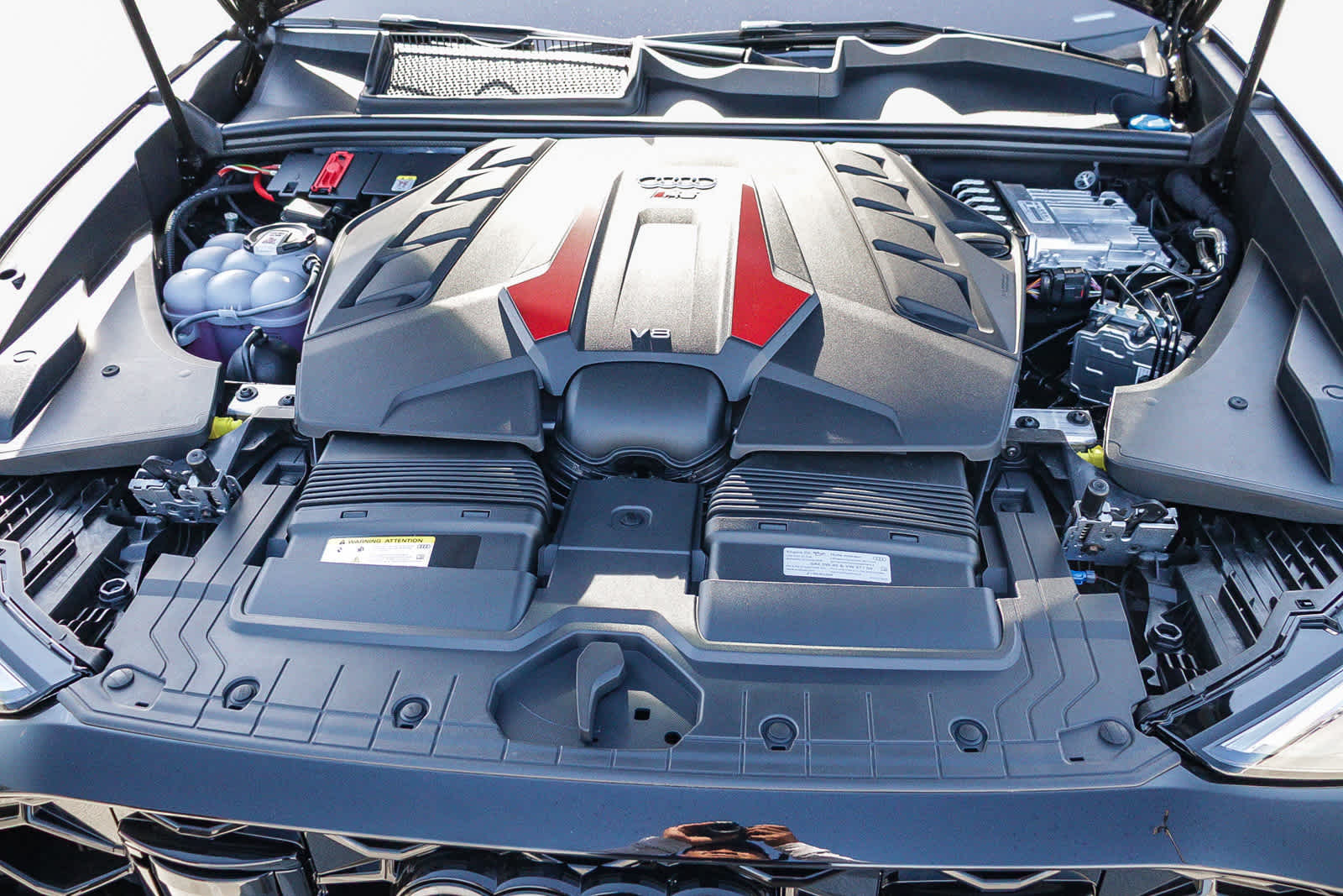 Thumbnail: 2025 Audi RS Q8 - 37