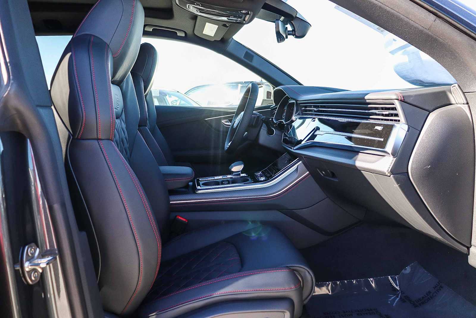 Thumbnail: 2026 Audi Q8 - 23