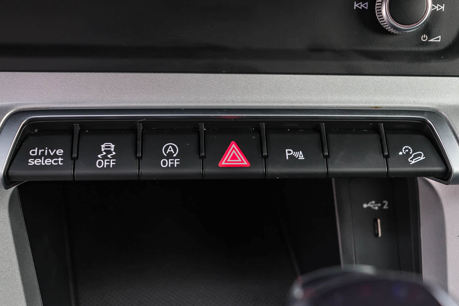 Thumbnail: 2023 Audi Q3 - 27