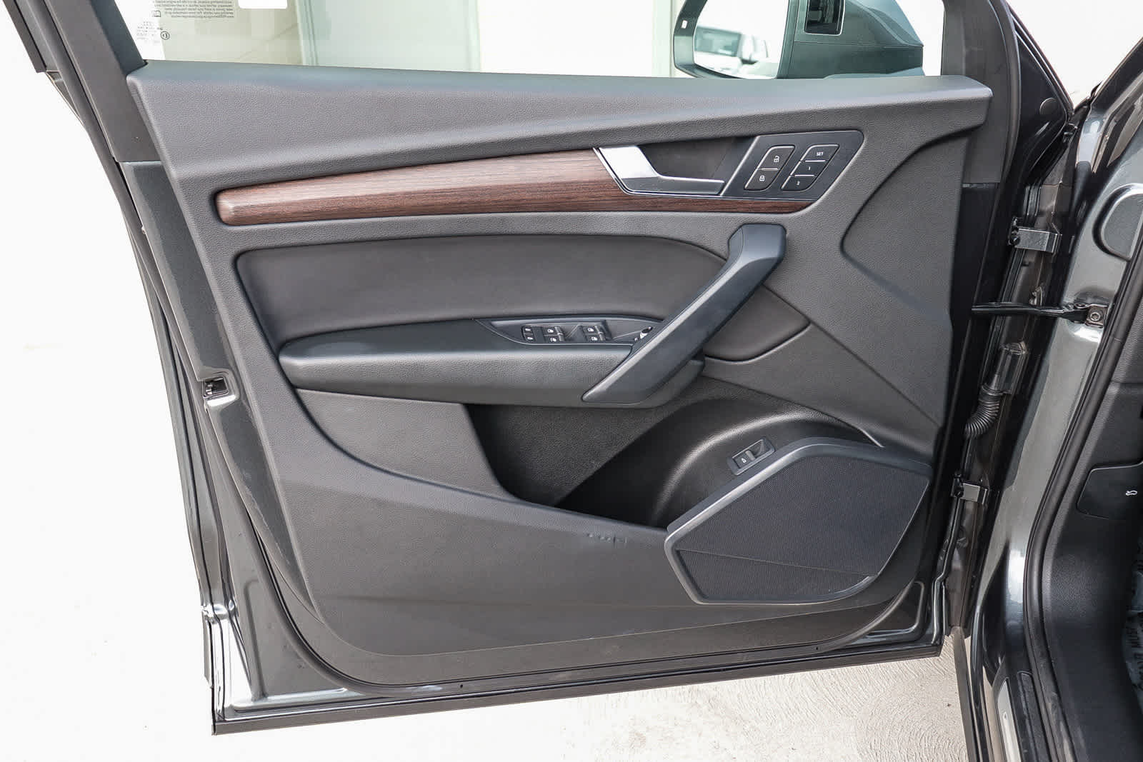 Thumbnail: 2023 Audi Q5 - 24