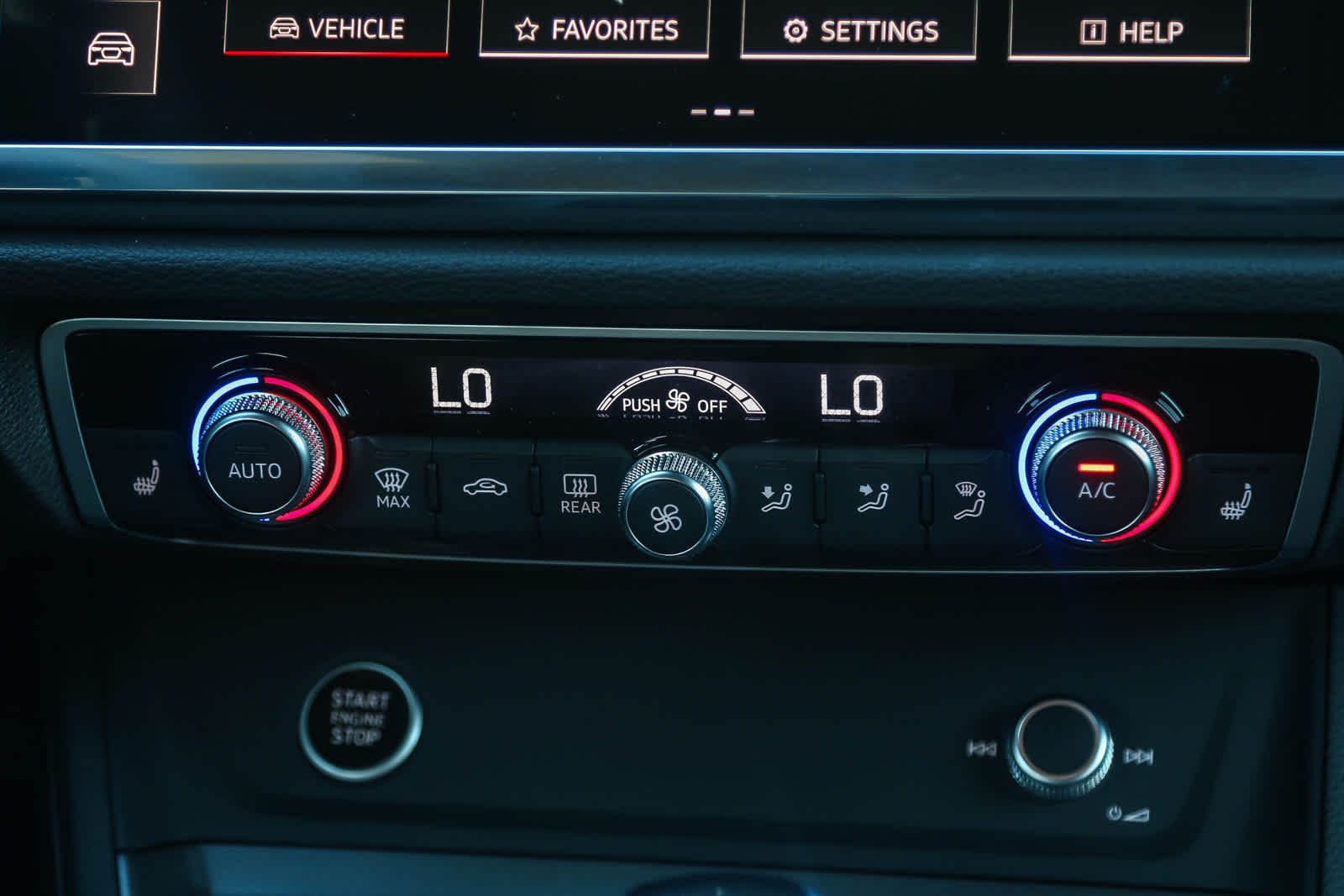 Thumbnail: 2025 Audi Q3 - 18