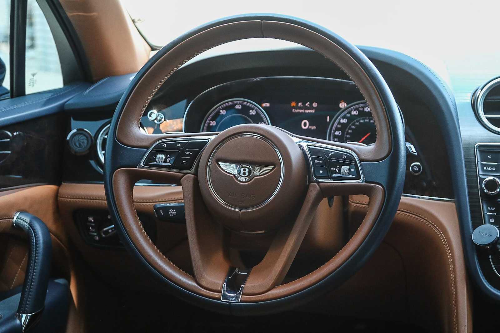 Thumbnail: 2019 Bentley Bentayga - 17