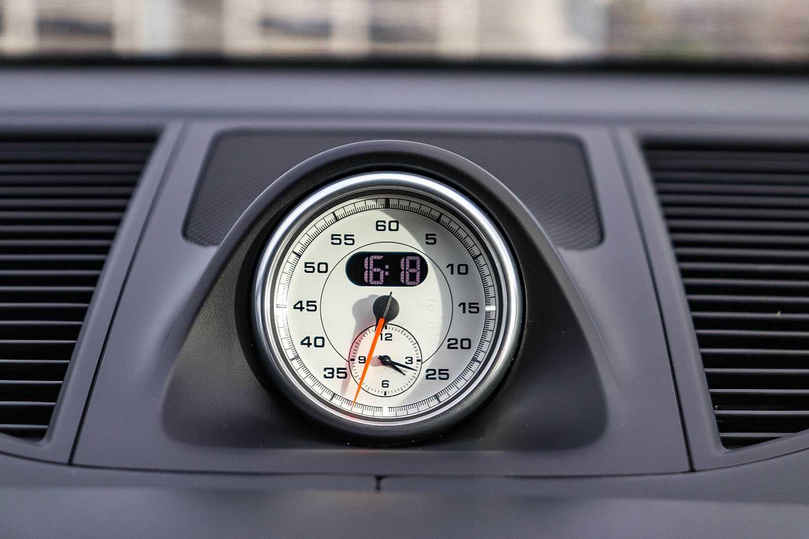 Thumbnail: 2021 Porsche Macan - 20