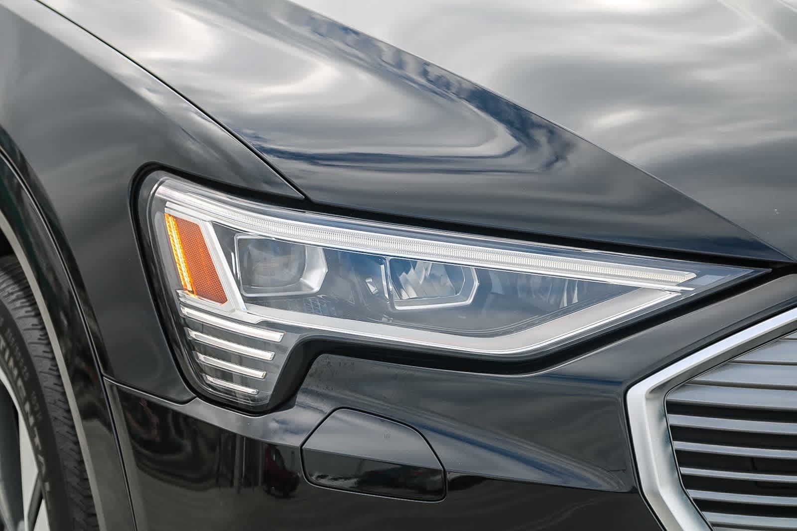 Thumbnail: 2022 Audi e-tron - 4