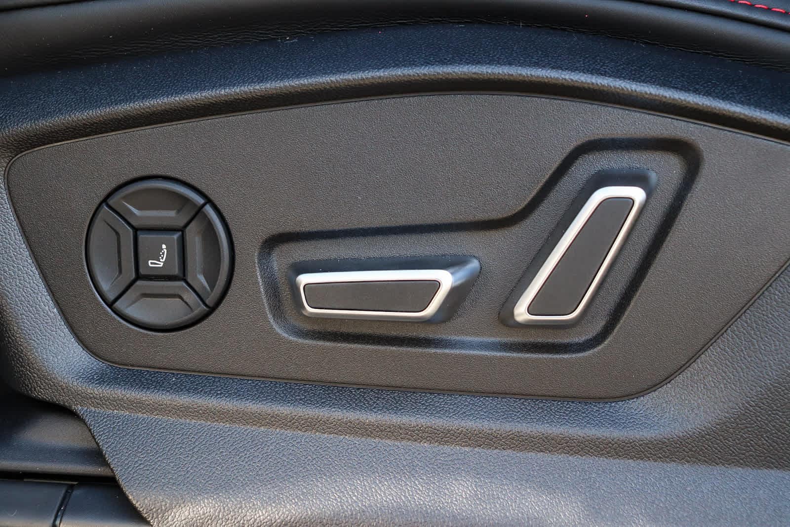 Thumbnail: 2026 Audi Q8 - 28