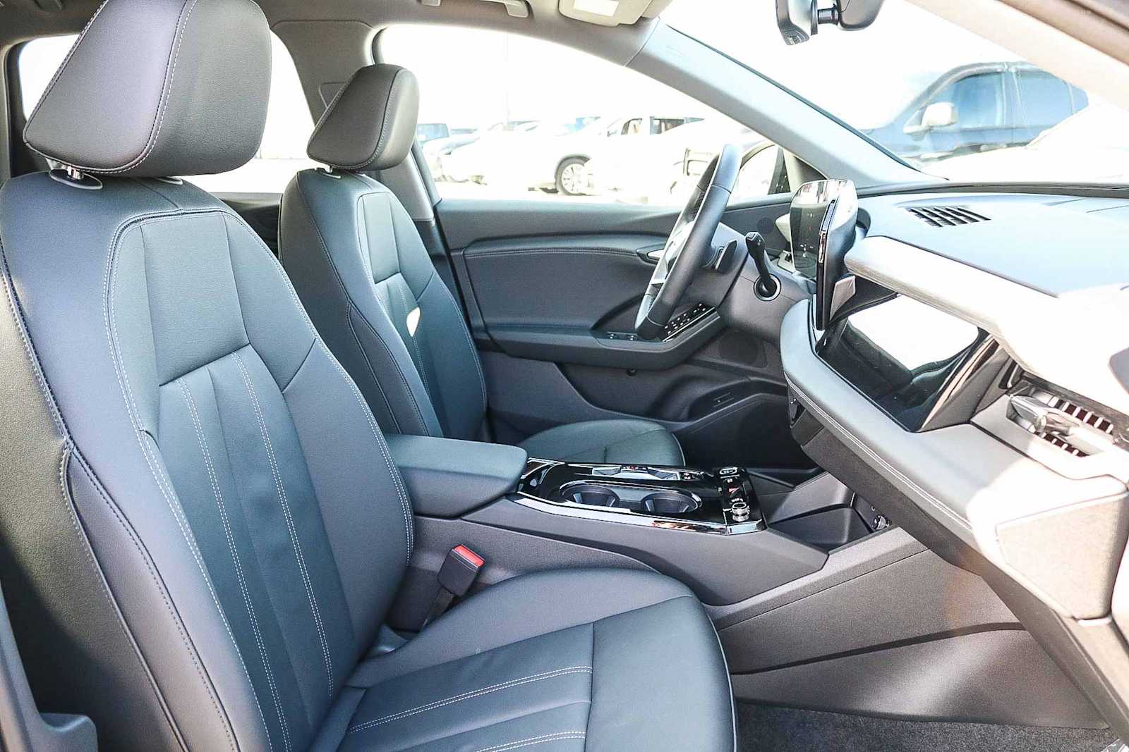 Thumbnail: 2025 Audi Q6 e-tron - 22