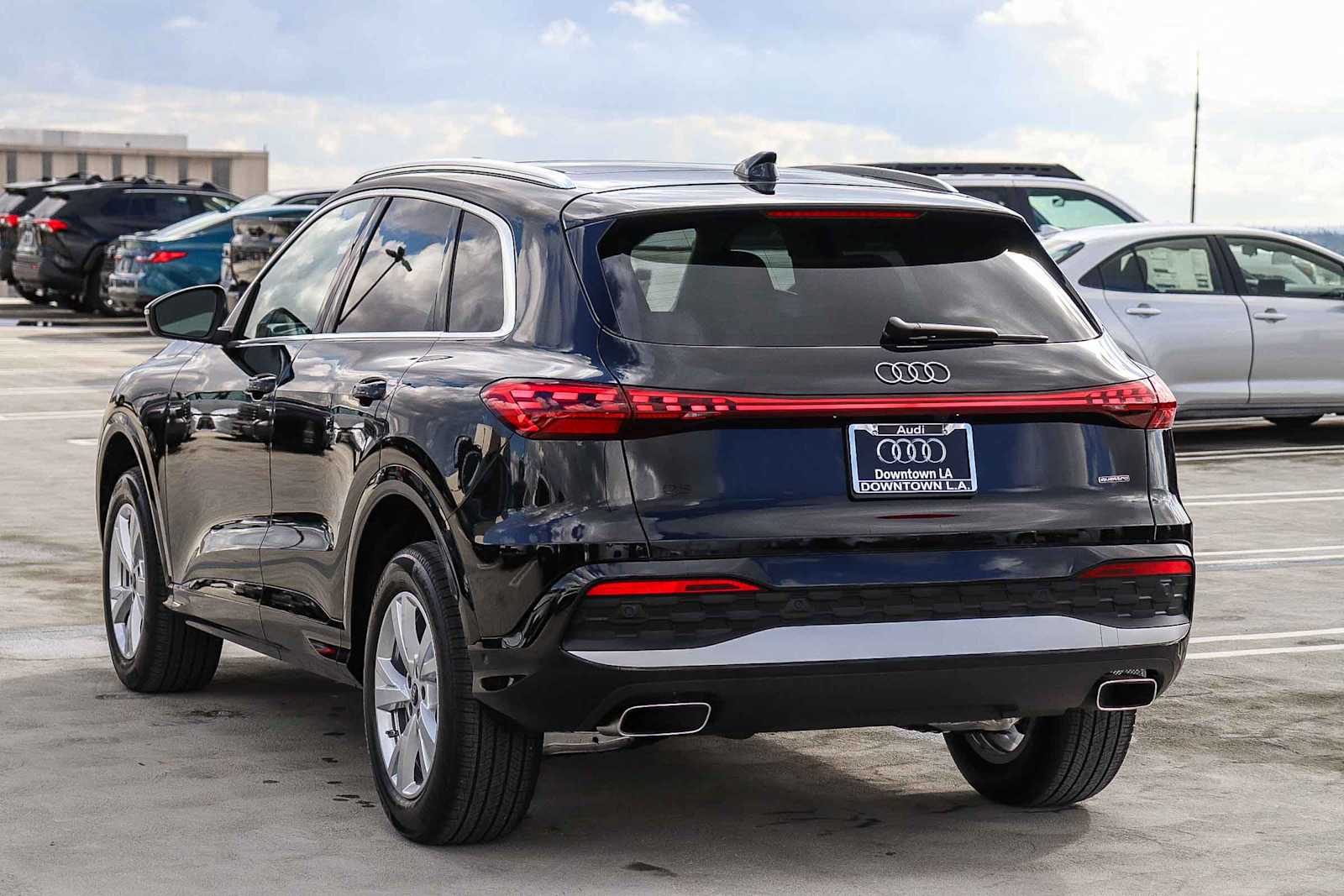Thumbnail: 2025 Audi Q5 - 6