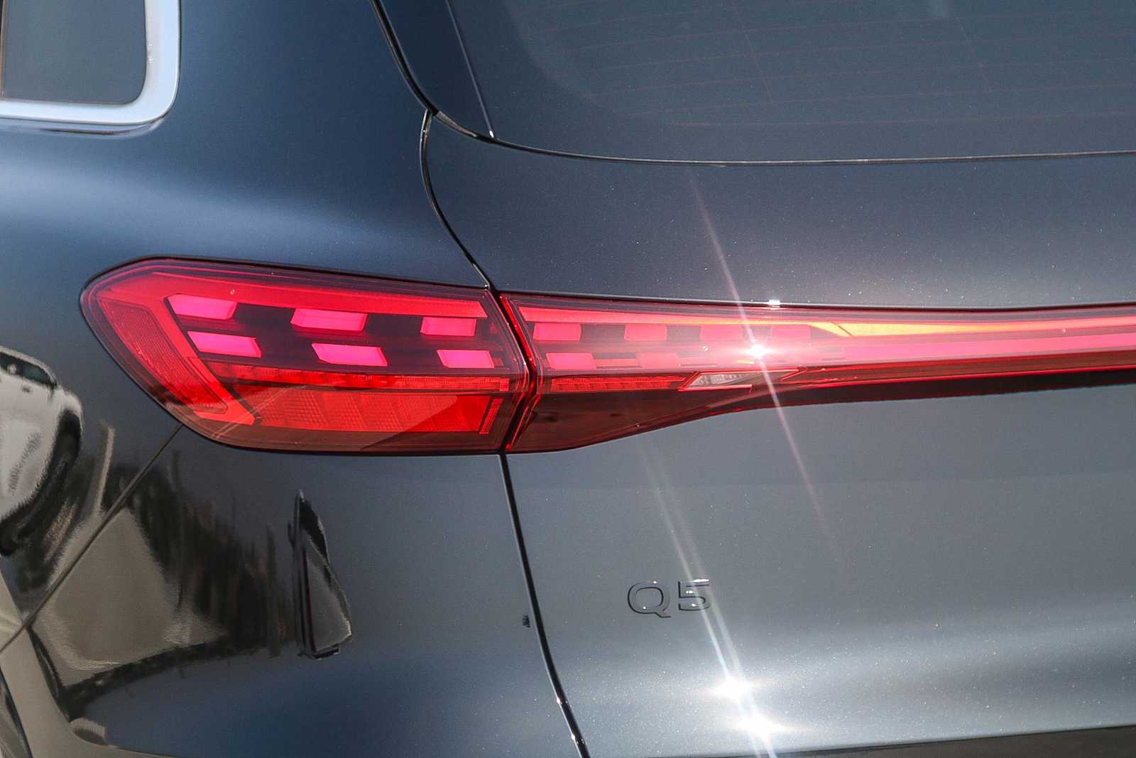 Thumbnail: 2025 Audi Q5 - 9