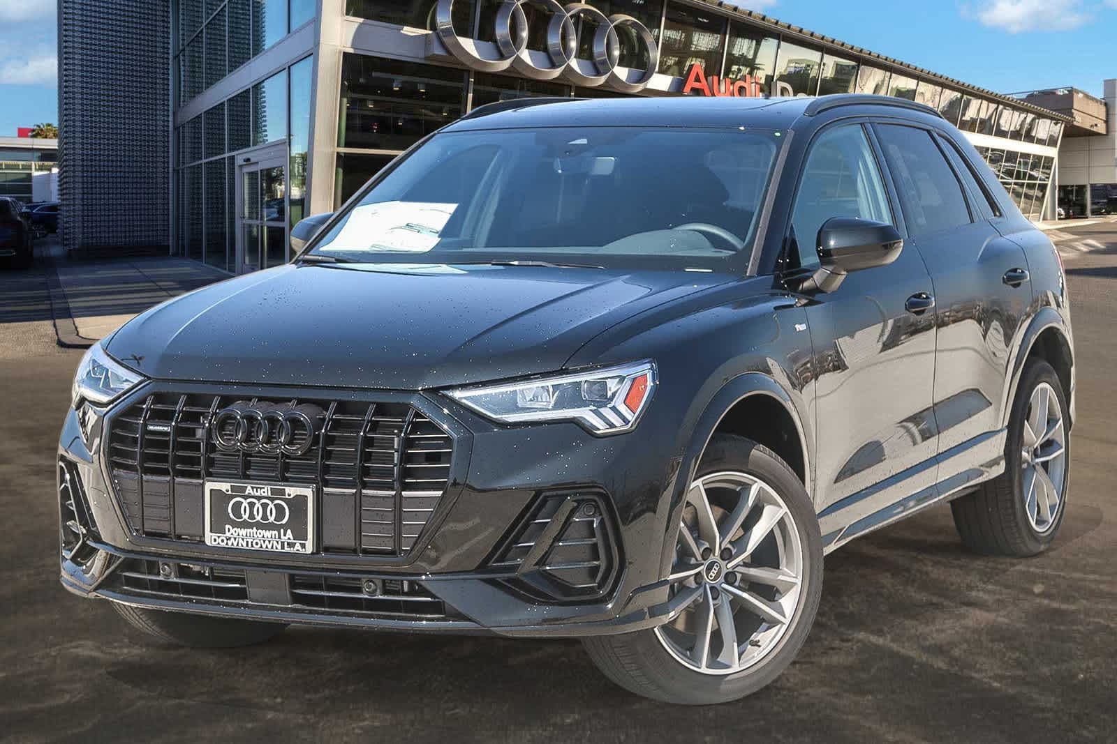 Thumbnail: 2025 Audi Q3 - 1