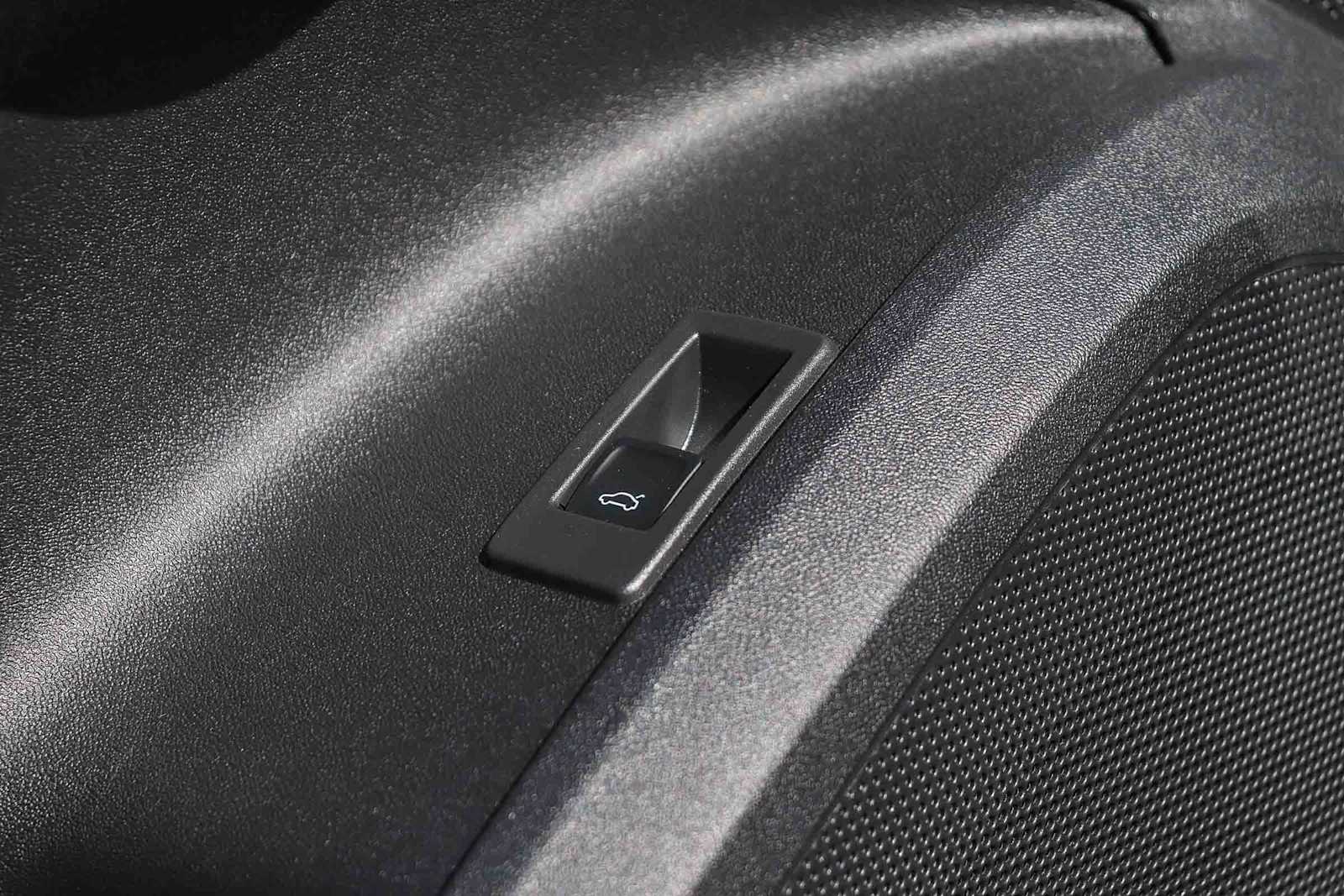 Thumbnail: 2025 Audi Q5 - 26