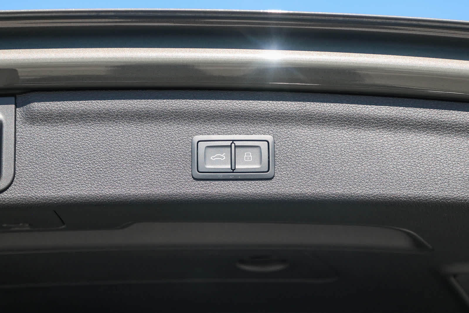 Thumbnail: 2025 Audi Q3 - 46