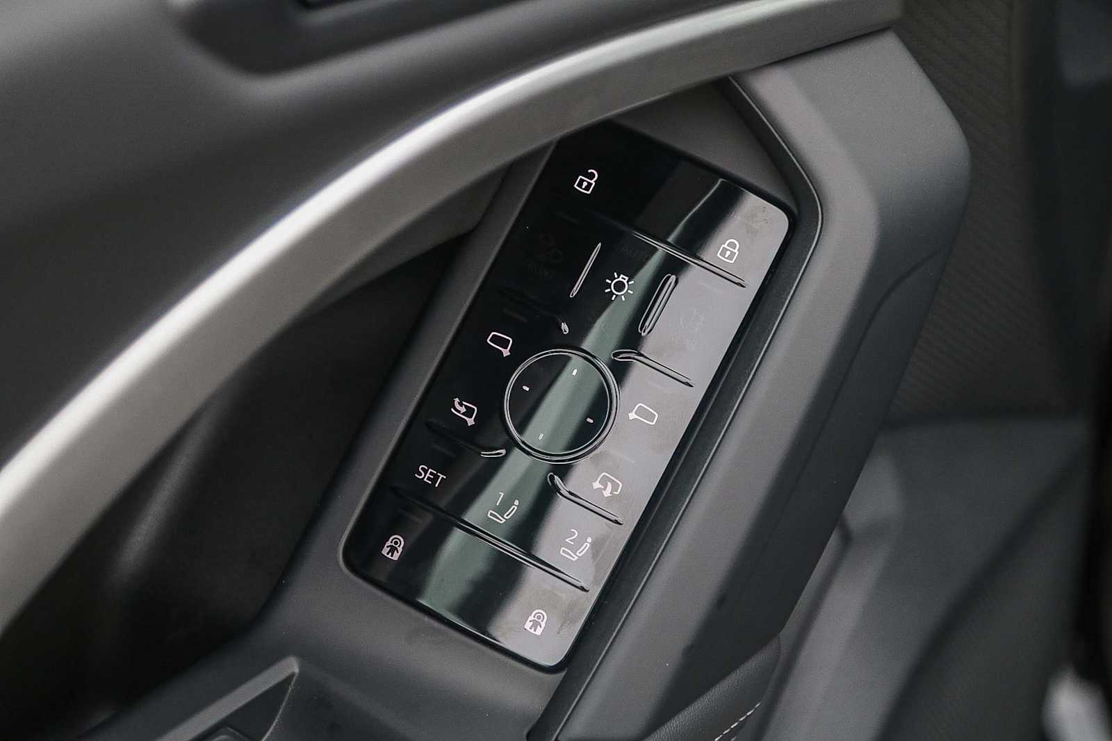 Thumbnail: 2025 Audi Q5 - 23