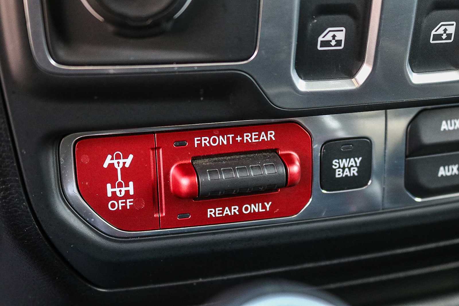 Thumbnail: 2018 Jeep Wrangler - 33