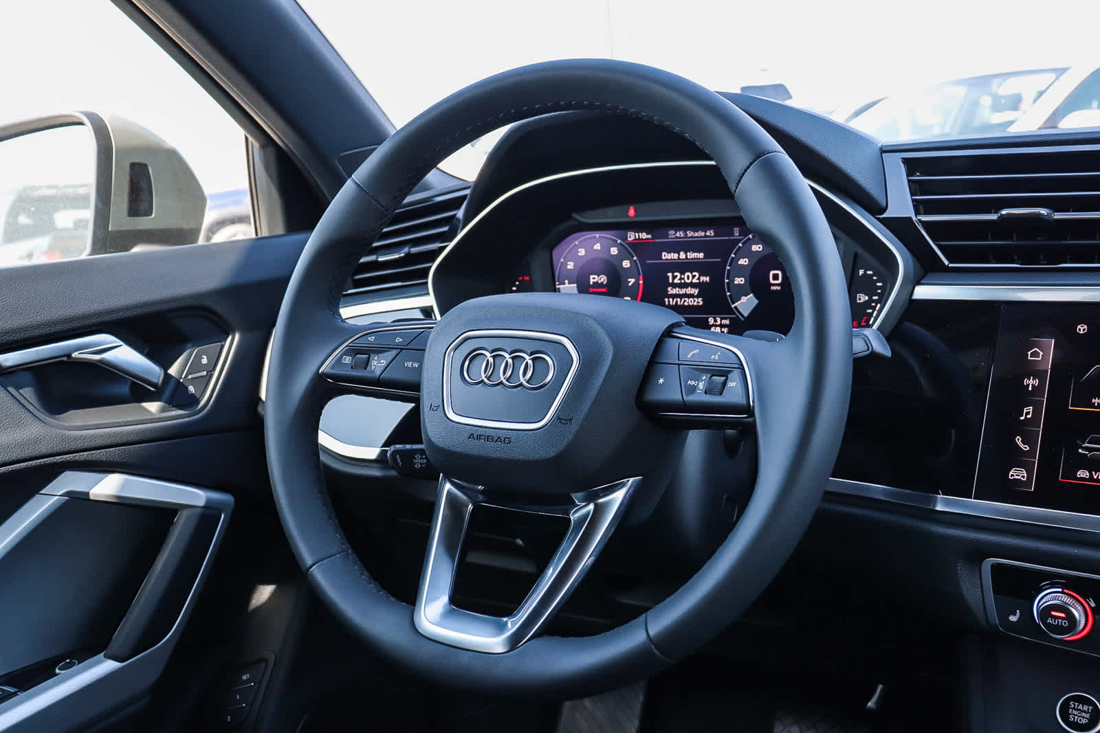 Thumbnail: 2025 Audi Q3 - 21