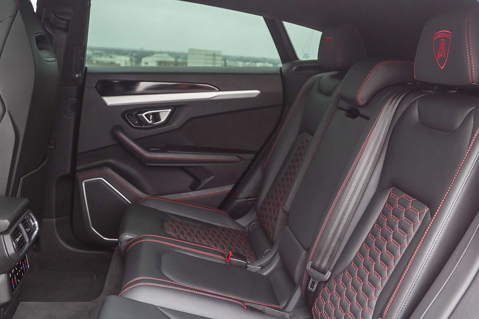 Thumbnail: 2021 Lamborghini Urus - 21