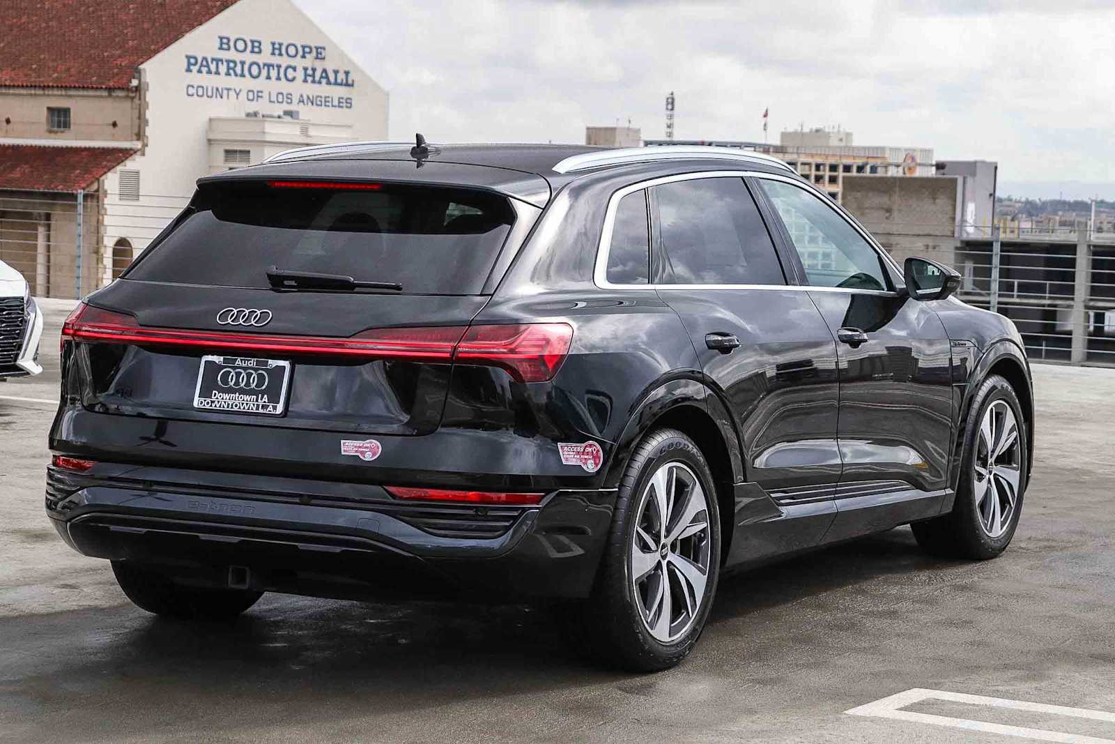 Thumbnail: 2024 Audi Q8 e-tron - 4