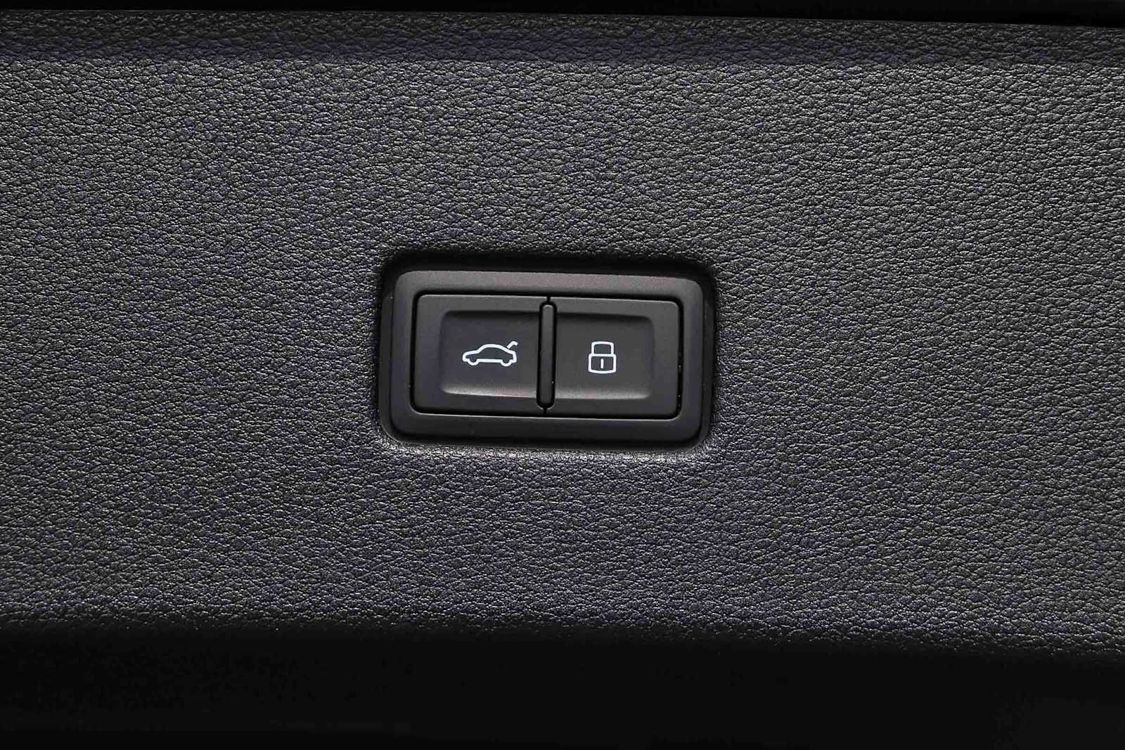 Thumbnail: 2026 Audi Q8 - 39