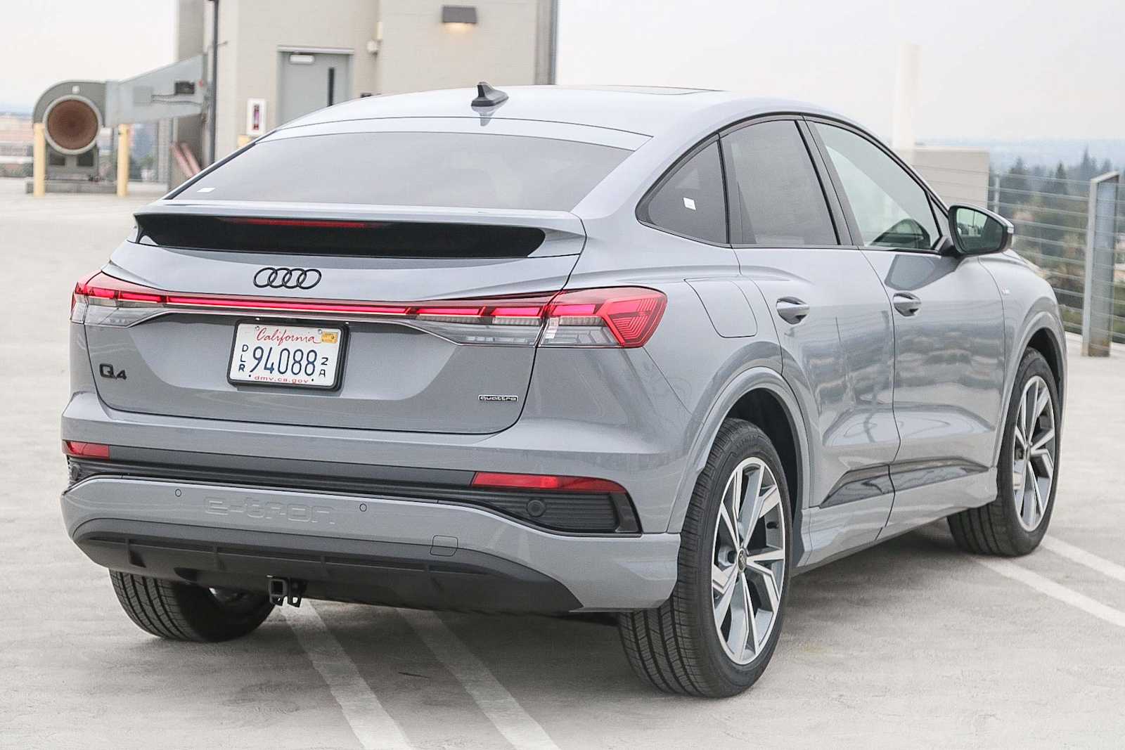 Thumbnail: 2025 Audi Q4 e-tron - 6