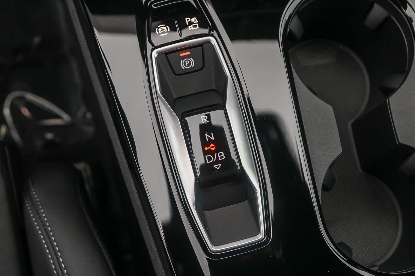 Thumbnail: 2025 Audi SQ6 e-tron - 20