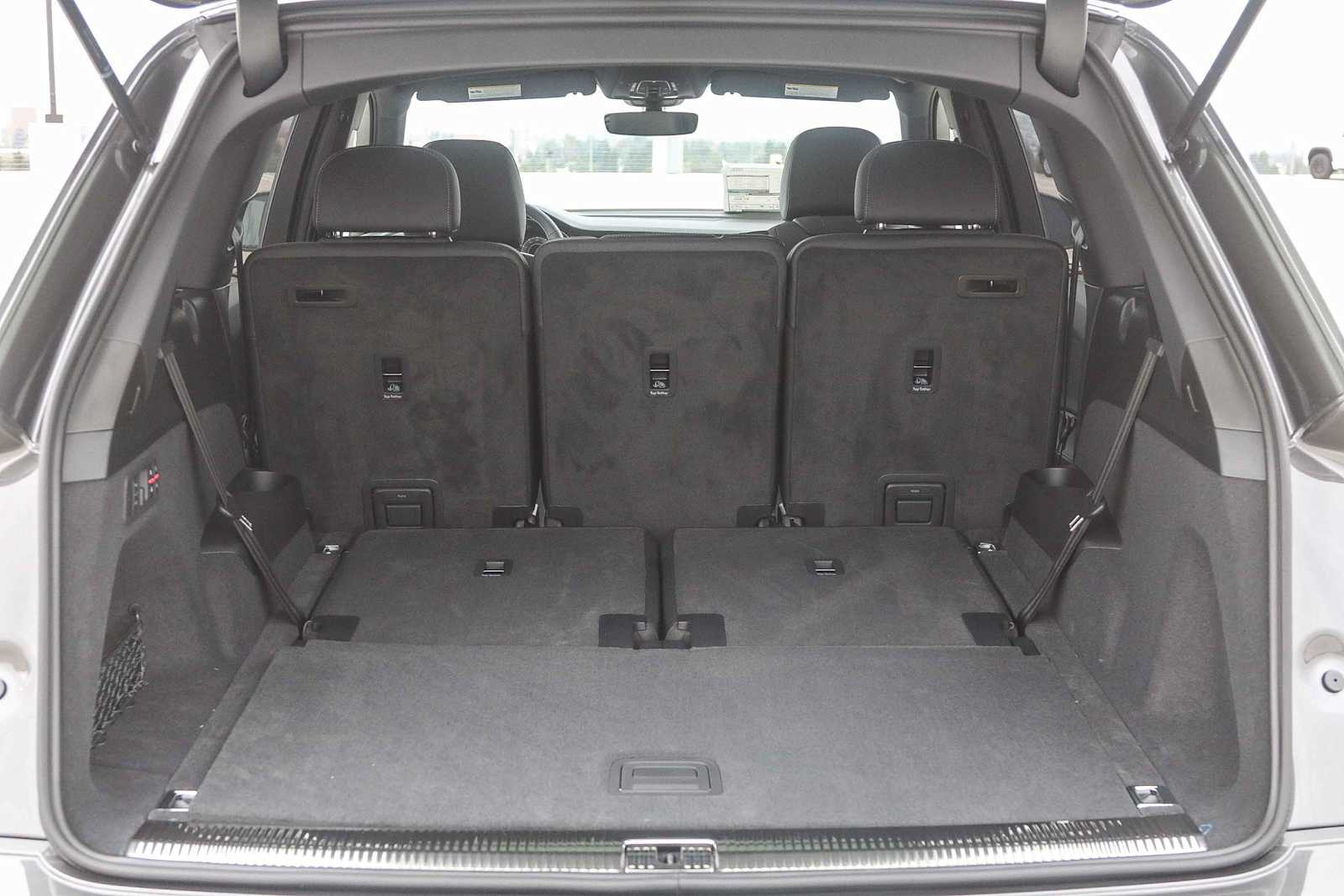 Thumbnail: 2026 Audi Q7 - 43