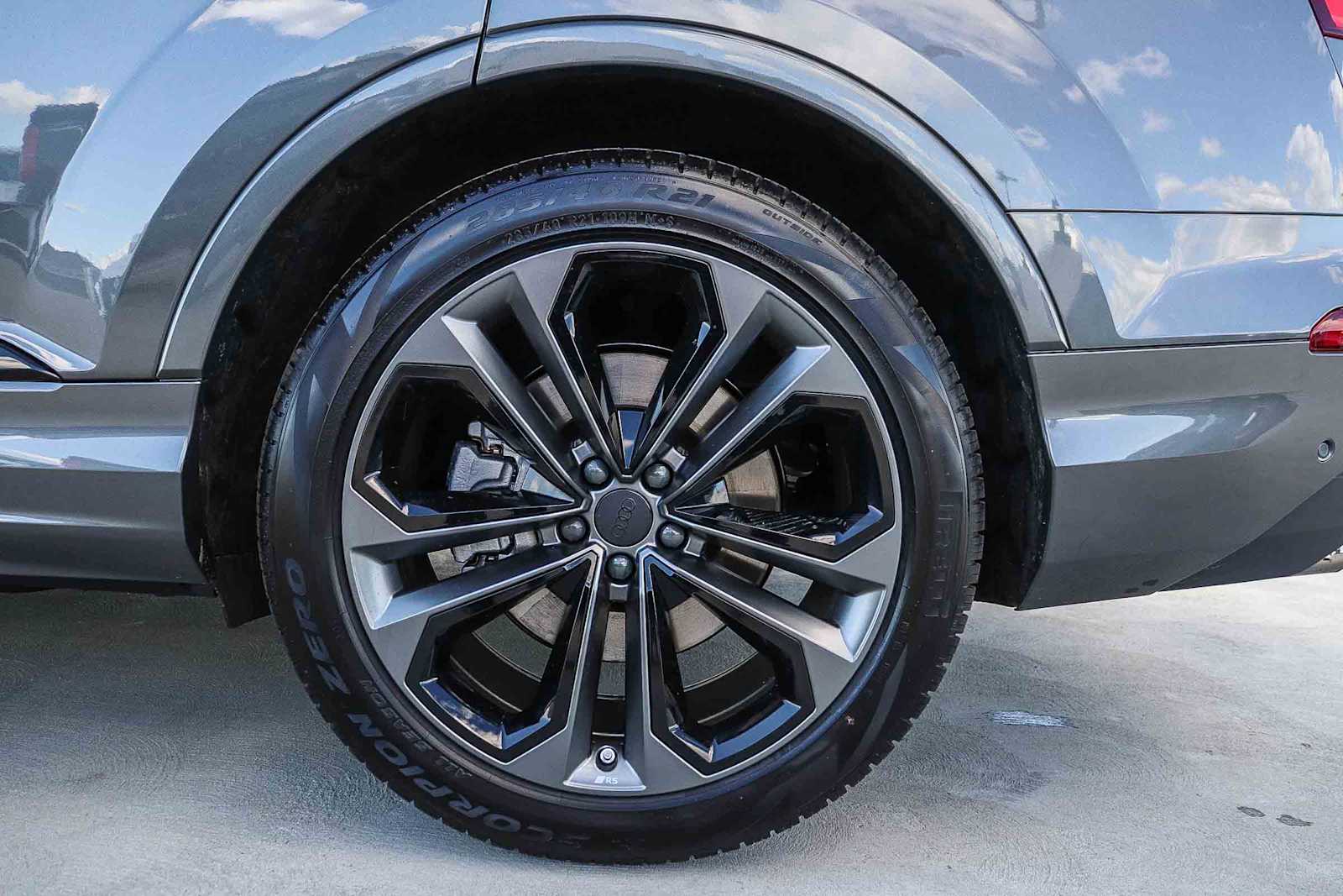 Thumbnail: 2026 Audi Q7 - 13