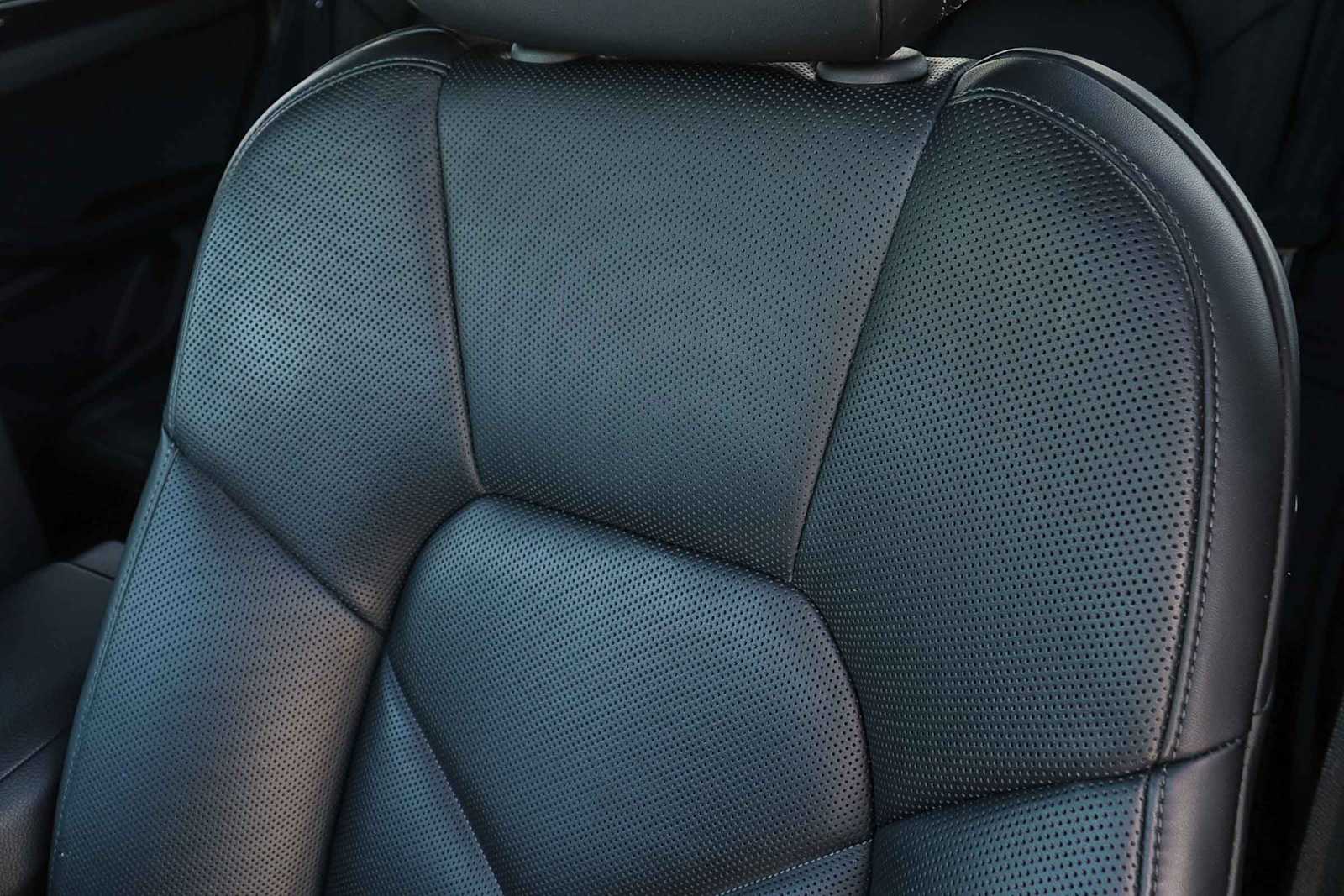 Thumbnail: 2023 Porsche Macan - 37