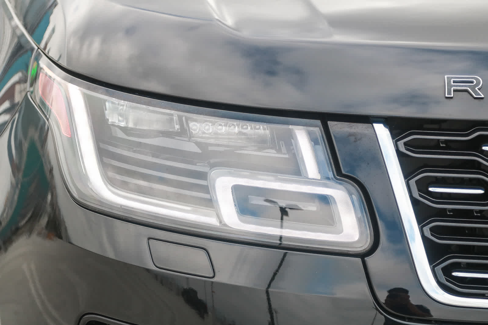 Thumbnail: 2021 Land Rover Range Rover - 4