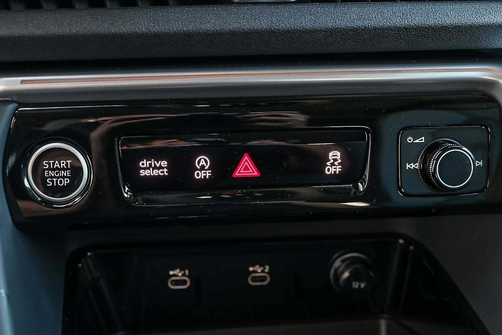 Thumbnail: 2025 Audi Q5 - 22