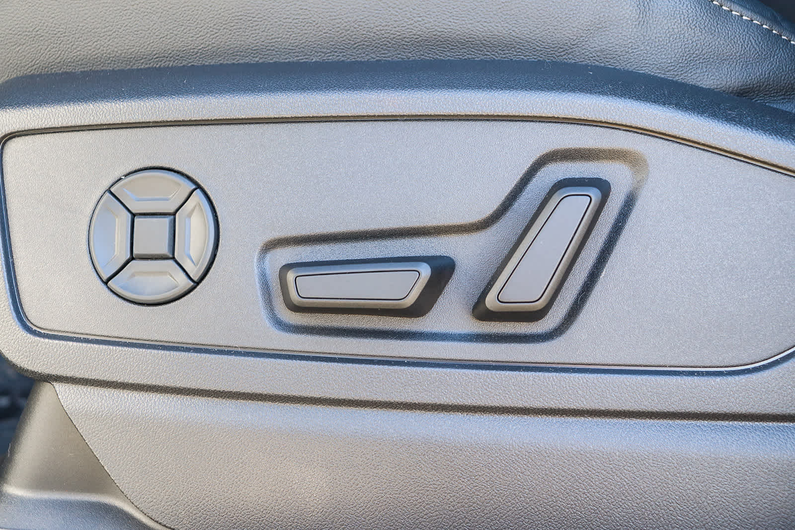 Thumbnail: 2025 Audi Q5 - 25