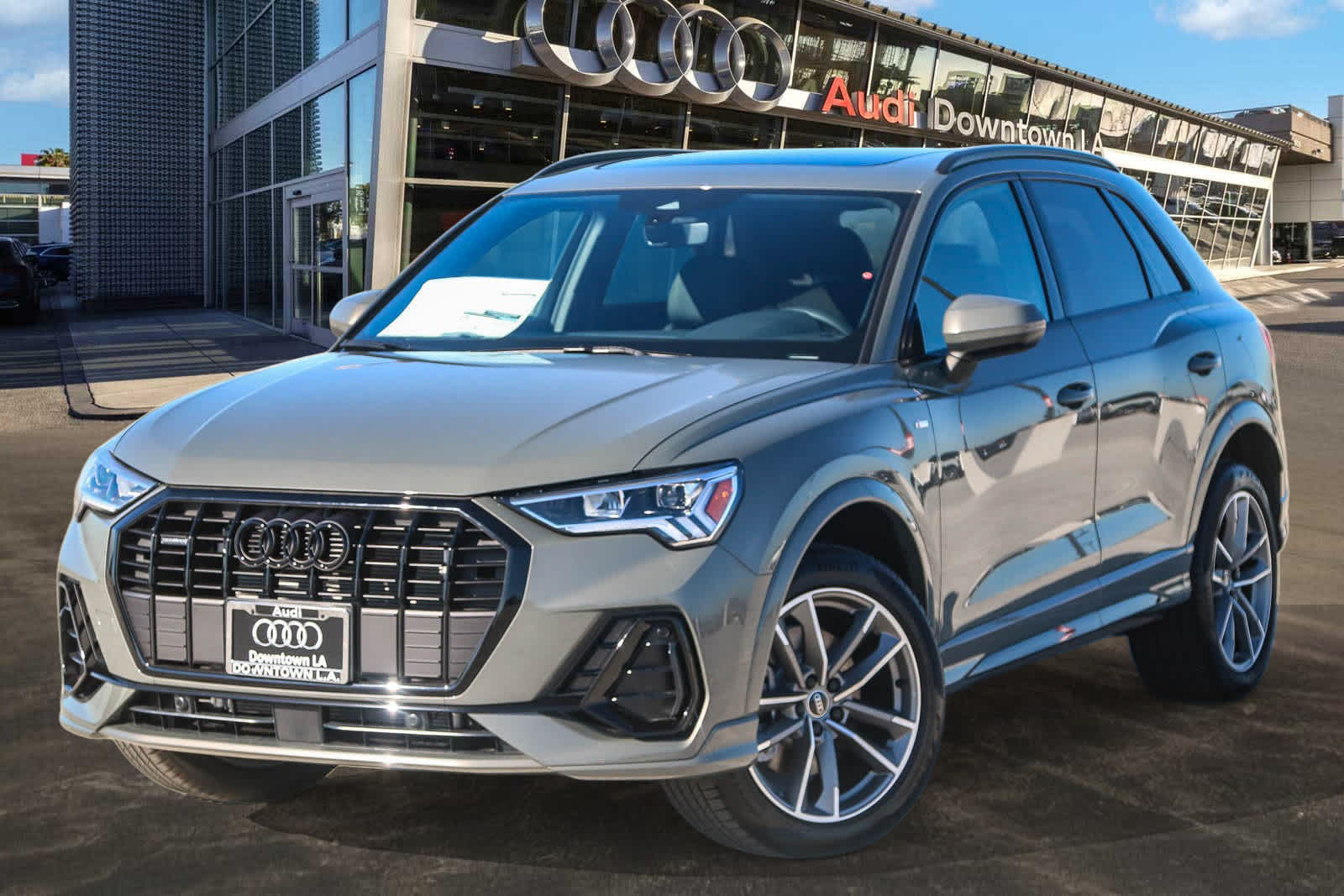 Thumbnail: 2025 Audi Q3 - 1