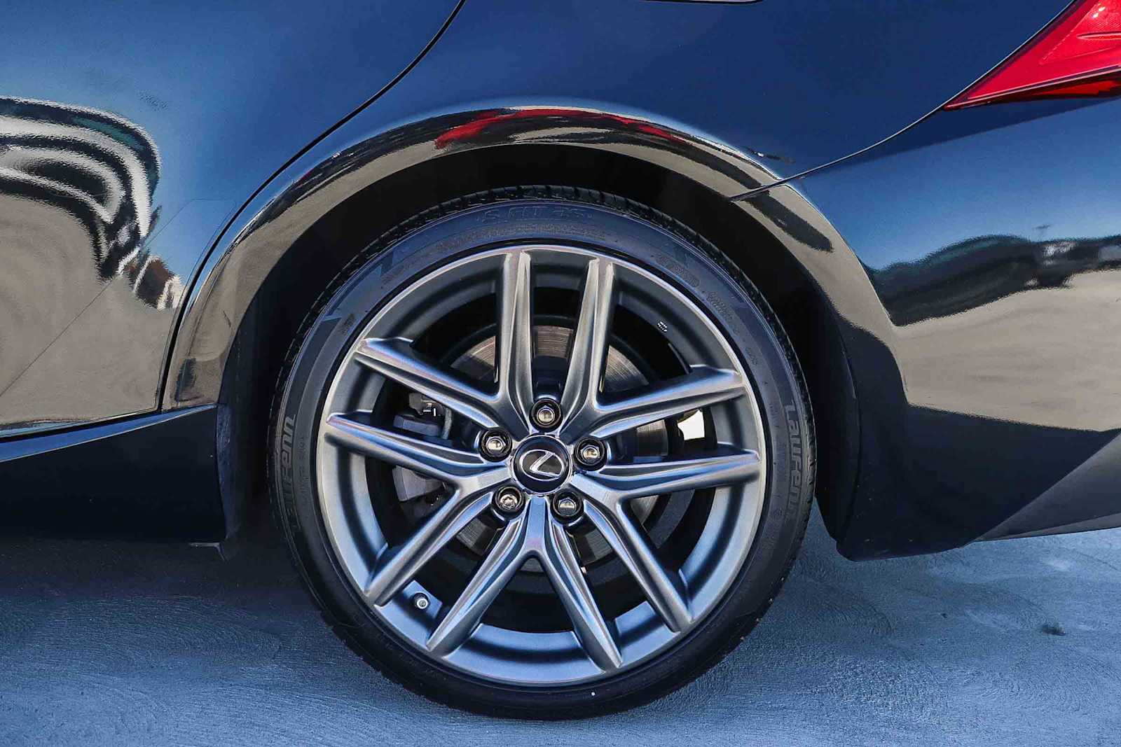 Thumbnail: 2019 Lexus IS - 13