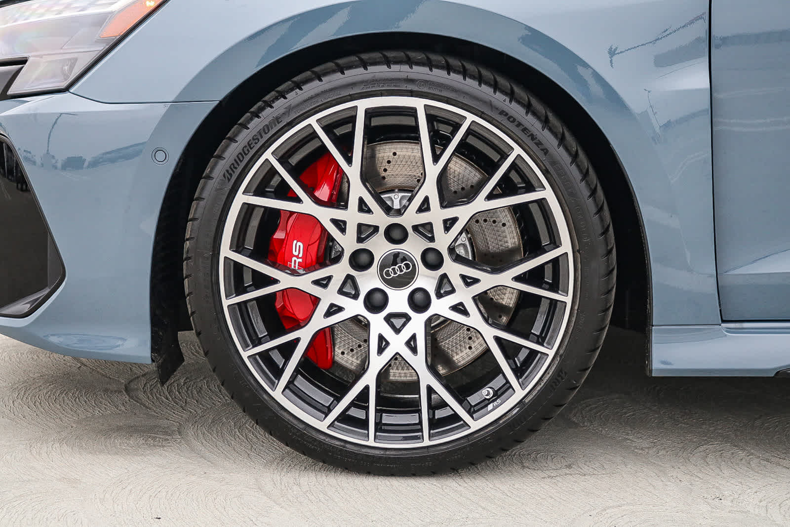 Thumbnail: 2025 Audi RS 3 - 14