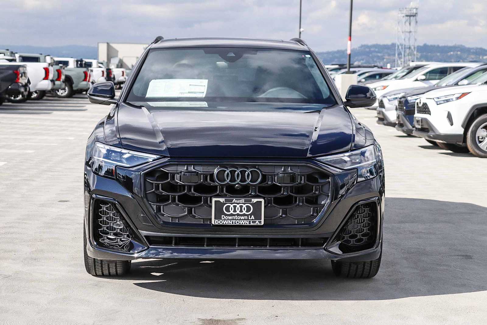 Thumbnail: 2026 Audi Q8 - 2