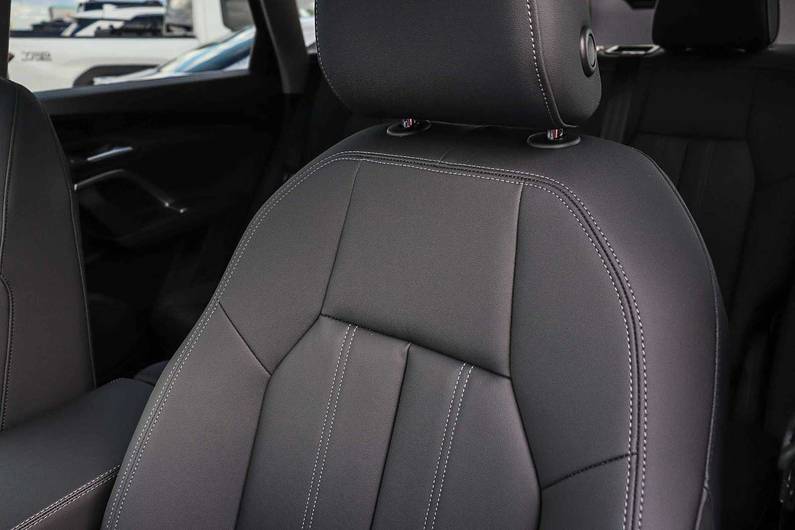 Thumbnail: 2025 Audi Q5 - 35