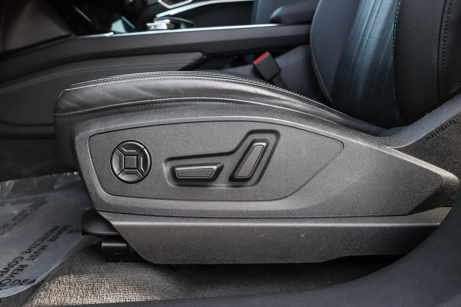 Thumbnail: 2024 Audi Q8 e-tron - 27