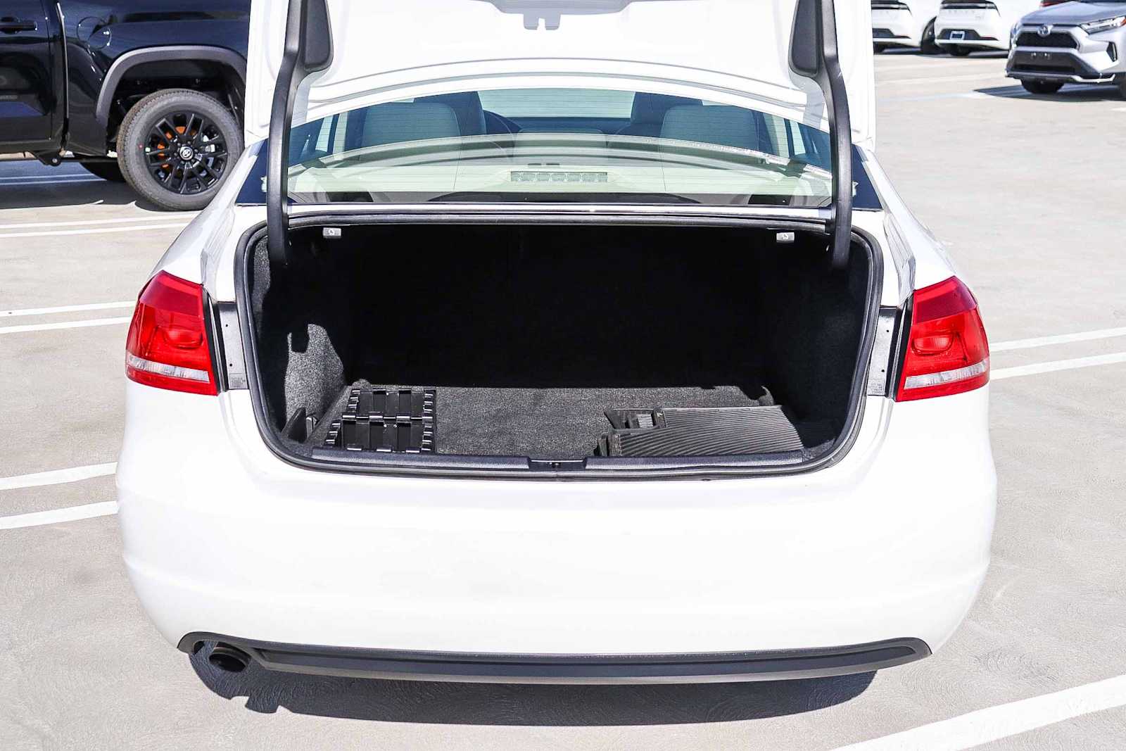 Thumbnail: 2015 Volkswagen Passat - 34